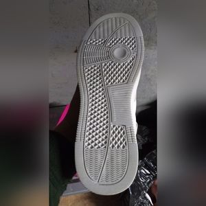 Berness Hi Top Sneakers